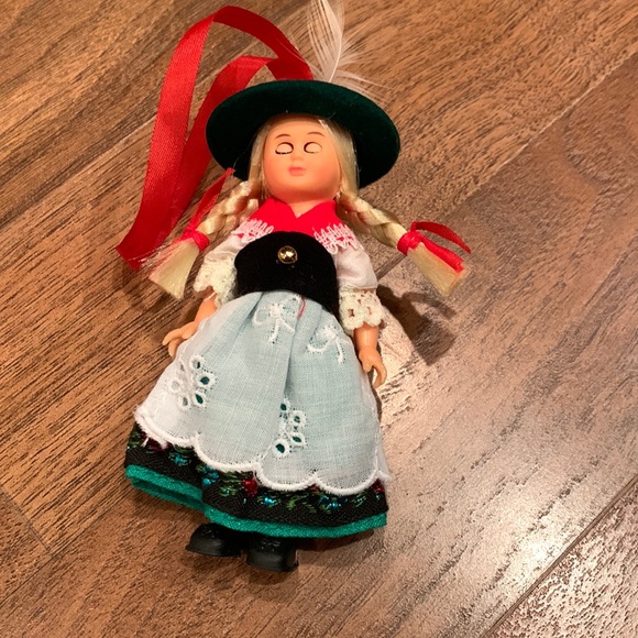 Swiss handmade doll ornament - green skirt - Picture 2 of 3